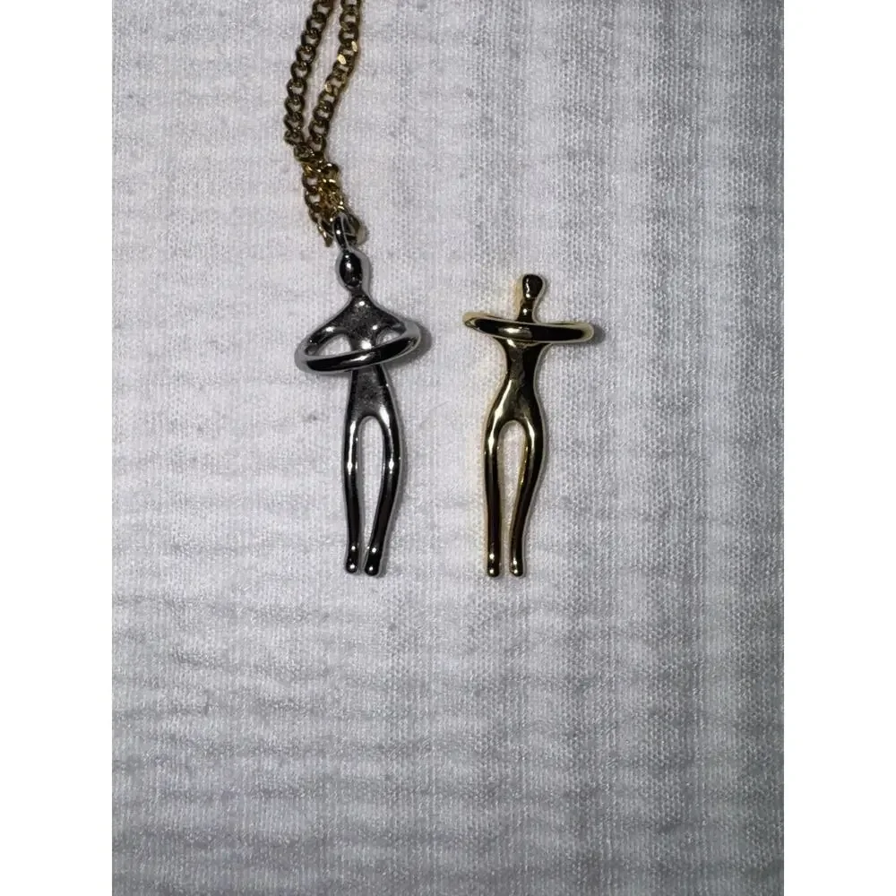 NW/OT Couple Him And Her Man And Women Hug Embrace Couples Necklace Gold Silver